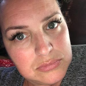 Meet your Posher, Lois